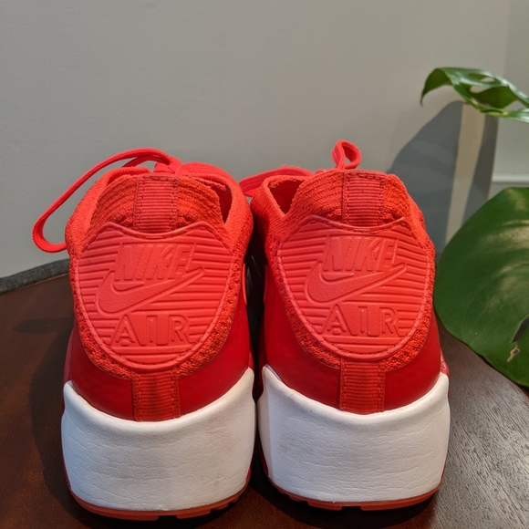 Nike Air Max Flyknit - Picture 7 of 8